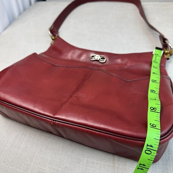 Vintage Etienne Aigner Leather Shoulder Bag – Oxblood, Brass Hardware - Picture 4 of 13